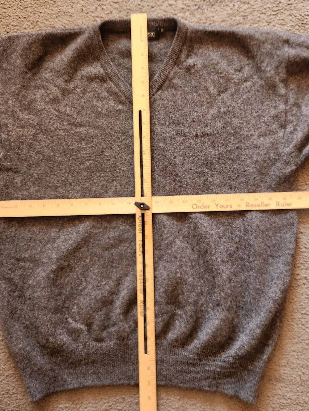 MACKINNON Men's Sweater Medium Gray V-Neck Lambswool Made Scotland